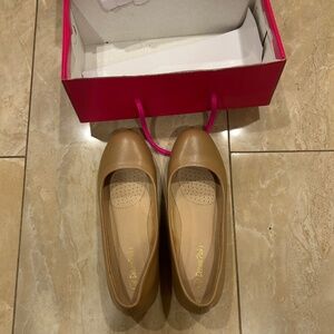 Women's Nude Natural Color Wedge Size 6.5